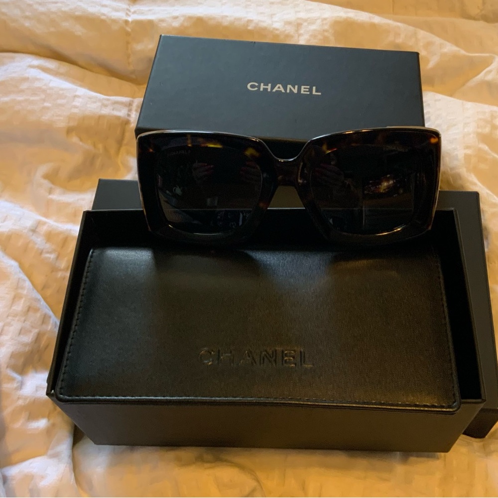 CHANEL sunglasses - Picture 3 of 4